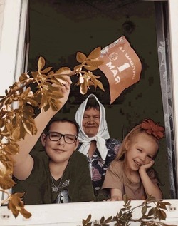 Школьники из Герасимовской школы Белгородской области повторили первомайские фото с открыток