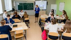 Белгородские учителя с 1 сентября начнут получать допвыплаты почти в 12 тысяч рублей