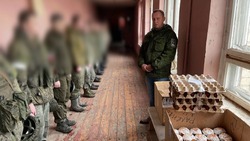 Депутат Белгородской облдумы Сергей Попов передал освящённые пасхальные куличи военнослужащим