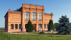 Специалисты музея организовали выставку «История комсомола» в Валуйках