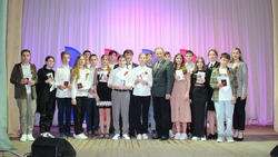 Юные валуйчане из Белгородской области получили паспорта в преддверии Дня Победы