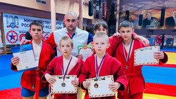 Юные валуйские спортсмены из Белгородской области достойно приняли участие в ряде турниров по самбо