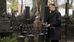 Белгородский губернатор Вячеслав Гладков пообещал усилить охрану кладбищ накануне Пасхи