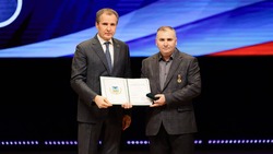 Губернатор Белгородской области Вячеслав Гладков наградил почётных наставников региона