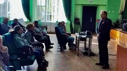 Глава администрации Валуйского округа Алексей Дыбов продолжил встречаться с населением