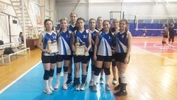 Команда девушек из Валуйского округа стала победителем межрайонного турнира по волейболу