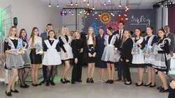 Валуйские подростки получили поздравления и сладкие подарки за успехи в 2022 году