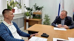 Глава администрации Валуйского округа провёл традиционный приём граждан по личным вопросам