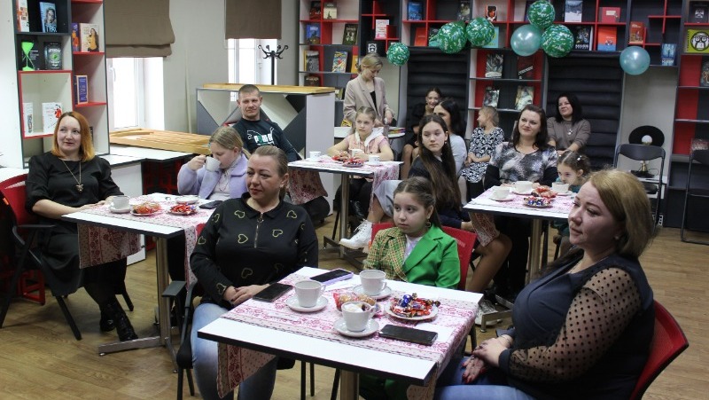 Сотрудники Валуйской центральной библиотеки организовали встречу для читающих семей округа