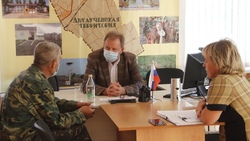 Глава администрации Валуйского округа провёл приём граждан на Двулученской территории