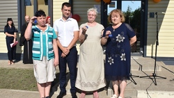 Три валуйские семьи стали владельцами новой жилплощади