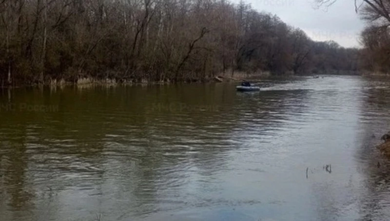 Водолазы специализированной пожарно-спасательной  части извлекли тело мужчины из реки в Волоконовке