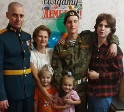Материнская слава Анны Борзенко. Валуйчанка из Белгородской области получила почётный знак 