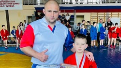 Валуйчанин из спортклуба «Булат» Дмитрий Бочаров стал победителем открытого первенства по самбо