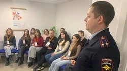 Сотрудники полиции провели встречу с ребятами в рамках акции «Студенческий десант-2025»