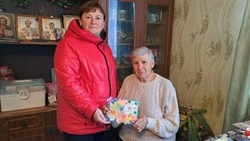 Акция «Пора дарить тепло» в День пожилого человека прошла в селе Двулучное Валуйского округа