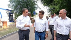 Вячеслав Гладков поручил завершить восстановительные работы в повреждённых домах до 1 августа