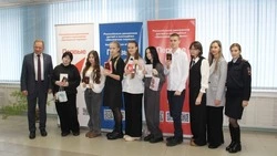 Девять юных валуйчан получили паспорта в торжественной обстановке