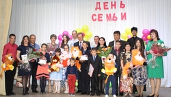 Многодетные мамы Валуйского района получили почётные знаки «Материнская слава»