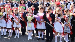 Валуйские школьники отметили главный праздник сентября