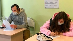 Валуйские власти перенесли пункт вакцинации от ковида в связи с капремонтом местной ЦРБ