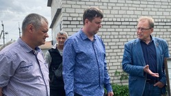 Алексей Дыбов пообещал помочь жителям многоквартирного дома по улице Колхозная в Валуйках