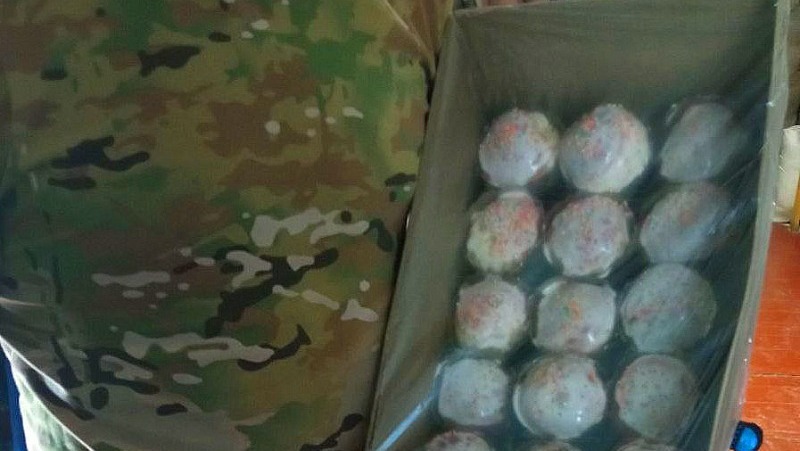 Администрация Валуйского округа передала 900 пасхальных куличей нашим защитникам