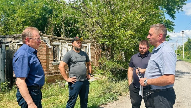 Алексей Дыбов проконтролировал ход восстановительных работ в селе Тогобиевка Валуйского округа