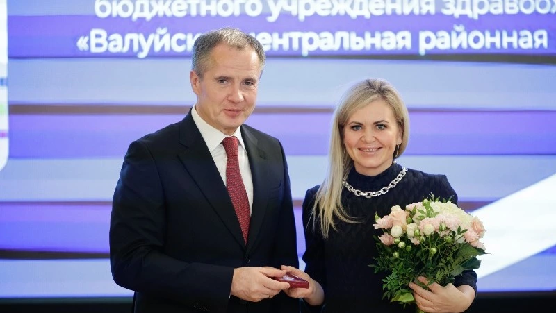 Губернатор Белгородской области Вячеслав Гладков вручил награды лучшим работникам