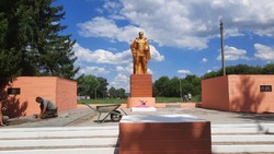 Валуйские строители отремонтируют памятник павшим в Великой Отечественной войне красноармейцам
