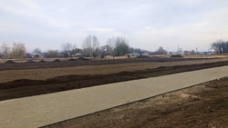 Строители продолжили ремонтировать стадион в Шелаево Валуйского округа