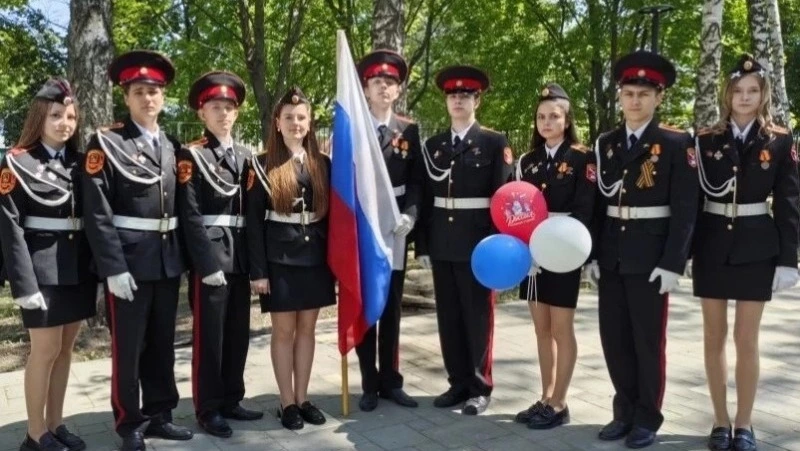 Школьники и детсадовцы из Валуйского округа присоединились к Всероссийской акции «Флаги России»