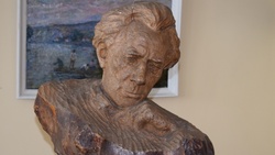Директор музея раскрыла тайну скульптурной композиции основателя Валуйского музея