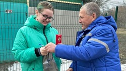 Впервые  голосующие на выборах Президента РФ жители Валуйского городского округа получили подарки