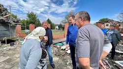 Губернатор Белгородской области Вячеслав Гладков встретился с жителями разрушенных домов в Валуйках