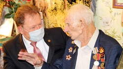 Ветеран Великой Отечественной войны Виктор Малицкий принял поздравления с юбилеем
