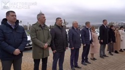 Вячеслав Гладков передал ключи от 20 новых автомобилей медицинским организациям Белгородской области