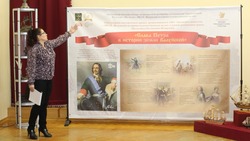 Передвижная выставка «Слава Петра в истории земли Валуйской» открылась в местном музее