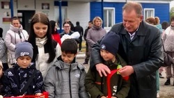 Новая детская площадка открылась в селе Хохлово Валуйского округа Белгородской области