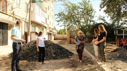 Депутаты проверили работы по благоустройству в рамках проекта «Наше общее дело» в Валуйках