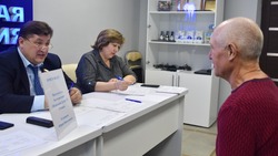 Председатель Белгородской областной Думы Юрий Клепиков провёл приём граждан в Валуйках