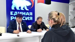 Председатель Белгородской областной Думы Юрий Клепиков провёл приём граждан в Валуйках 