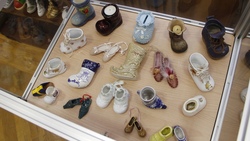 Валуйчане смогут посетить выставку «Волшебные туфельки» коллекционера из Белгорода