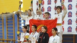 Валуйчанка Анна Полухина завоевала золотую медаль первенства ЦФО по киокусинкай каратэ в Ярославле