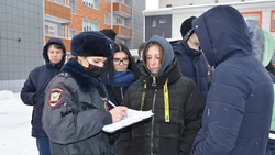 Полицейские провели акцию «Студенческий десант» в Валуйском городском округе