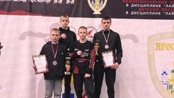 Валуйчане завоевали серебряные награды чемпионата и первенства ЦФО России по кикбоксингу