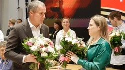 Губернатор Вячеслав Гладков встретился с финалистами Всероссийского конкурса «Первый учитель»
