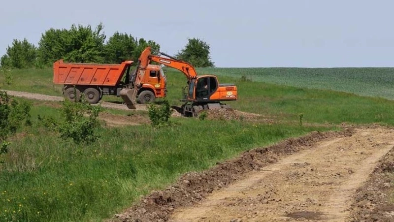 Работы по благоустройству дороги по улице Щорса стартовали в селе Шушпаново Валуйского округа