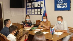 Депутат Олег Полухин подарил жителям Валуйского округа спортивное и учебное оборудование