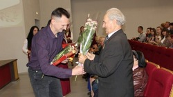 Белгородский губернатор Вячеслав Гладков поздравил учителей с профессиональным праздником
